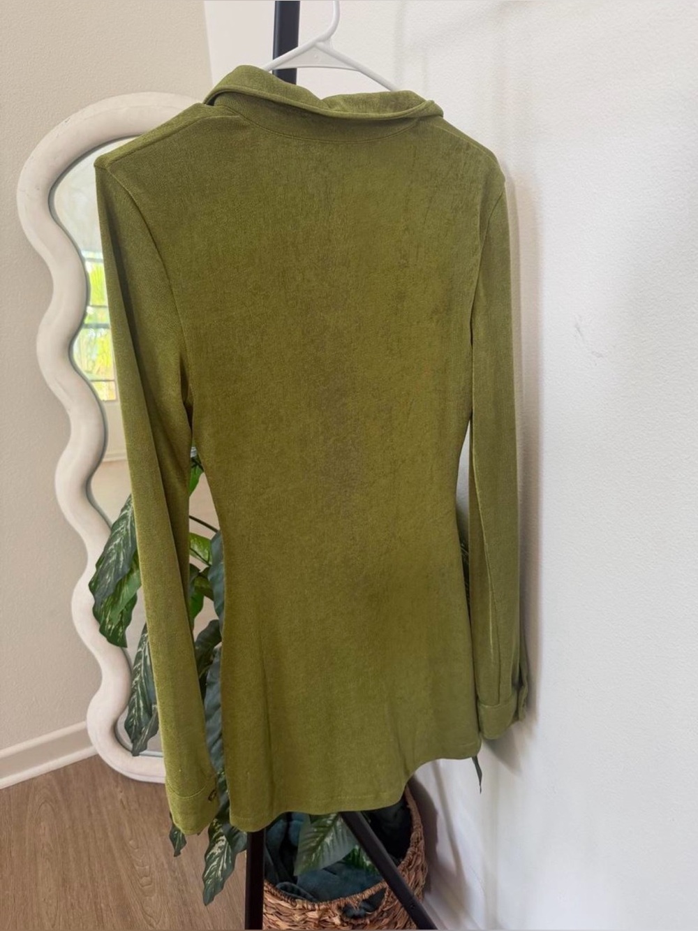 WITH JEAN Andy Olive Green Long-Sleeve Ruched Button-Front Mini Dress size XS - Picture 5 of 5
